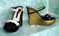 Vicini wedges in gold and black
